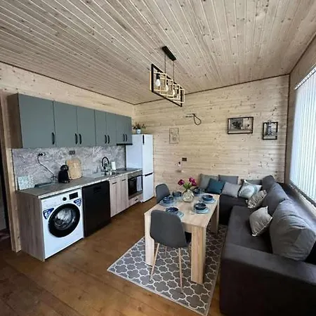 Кемпинг еко къщи еко